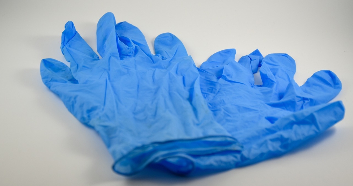 een paar handschoenen