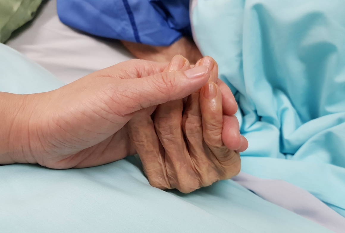 Familie wil palliatieve sedatie ophogen ‘want moeder heeft lang genoeg geleden’