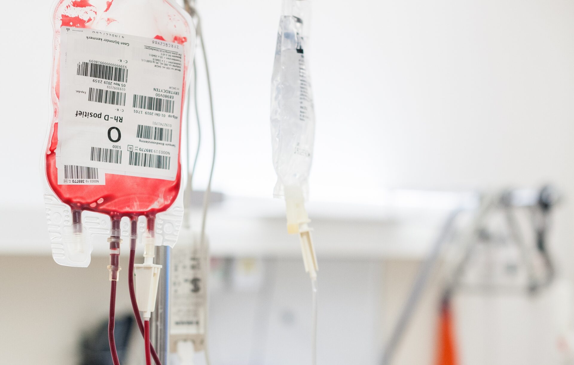 toediening van bloedproducten en medicatie via infuus